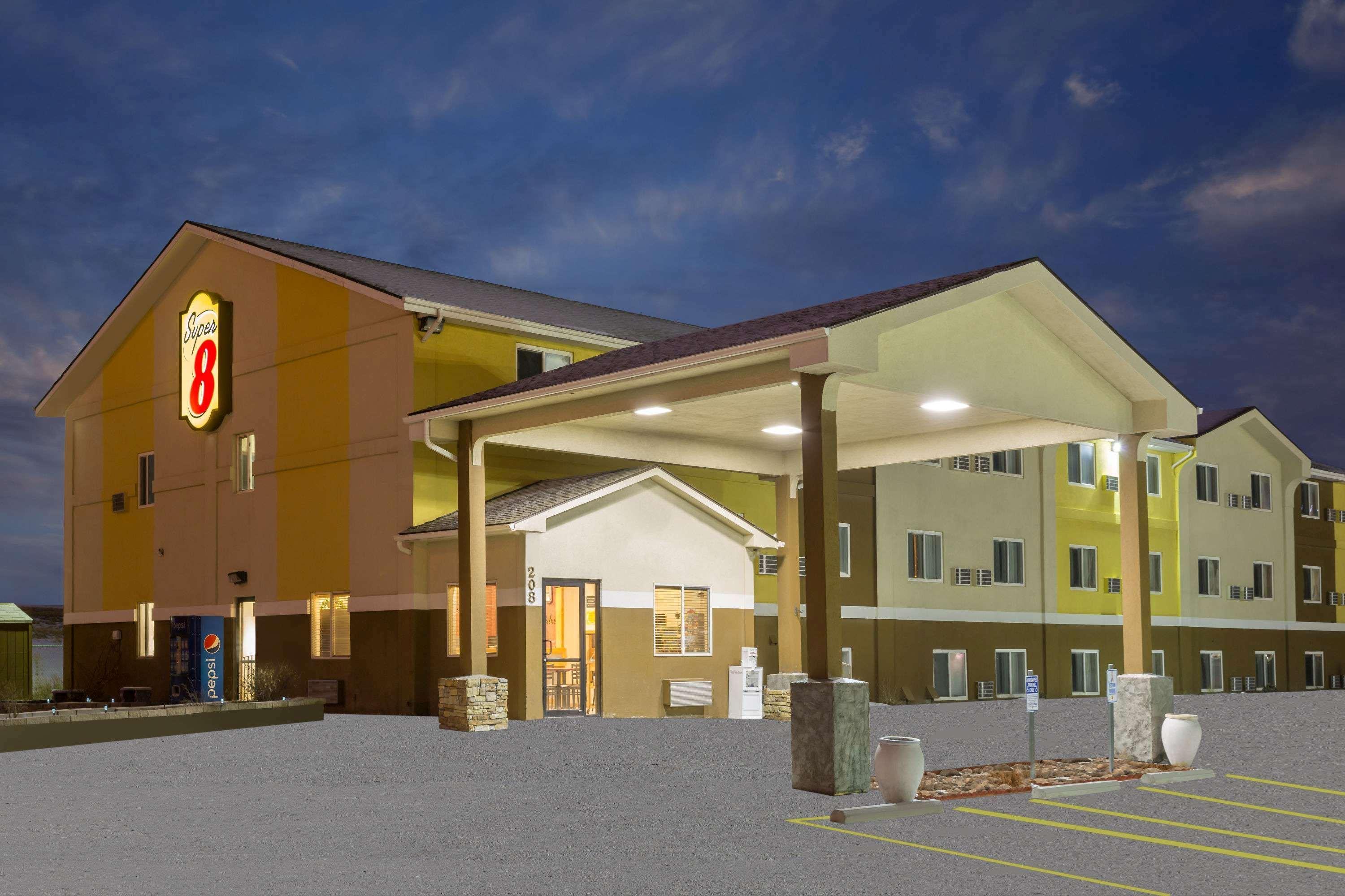Hotel Super 8 By Wyndham Gillette Exterior foto