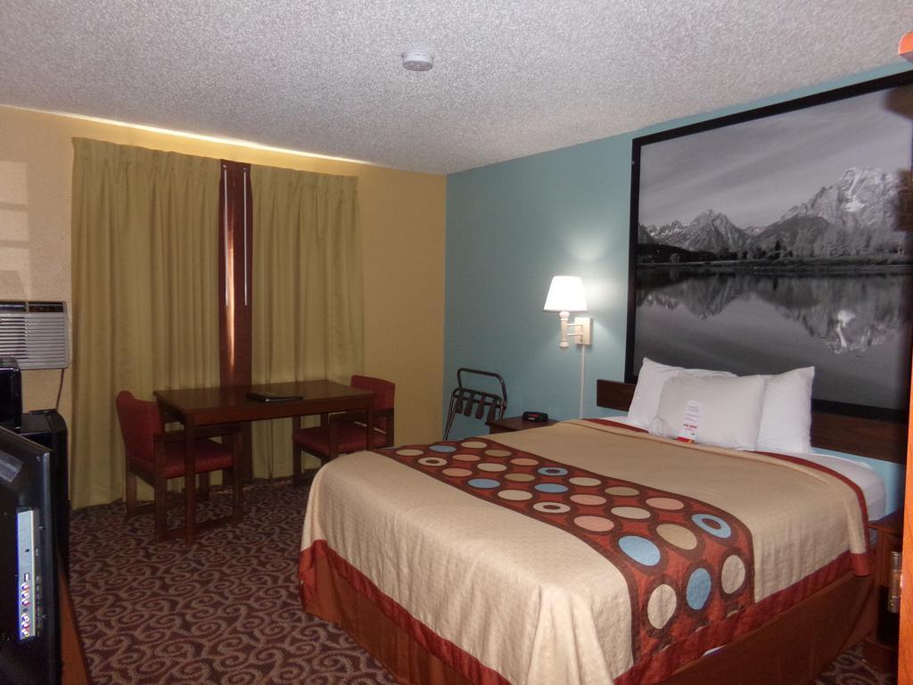Hotel Super 8 By Wyndham Gillette Exterior foto